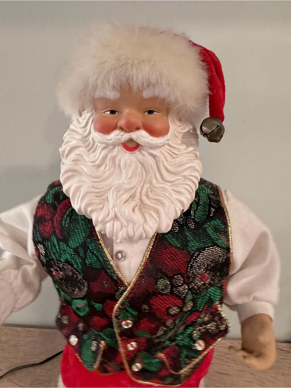 1999 Animated Rockin' Around Santa Claus Brenda Lee Christmas Figure Dancing